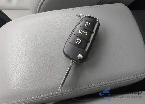 2018 Audi Q3 2.0T Premium/2.0T Sport Premium z USA, uszkodzony, nr VIN WA1JCCFSXJR003954